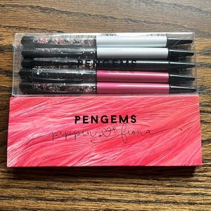 PenGems-Pippin loves Fiona 5 piece own set. Never used, comes in original box.